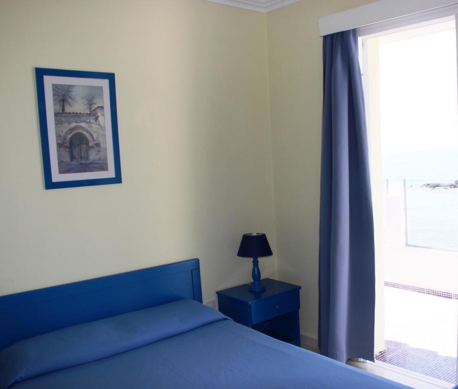 Paphinia Seaview Apartments Пафос Стая снимка
